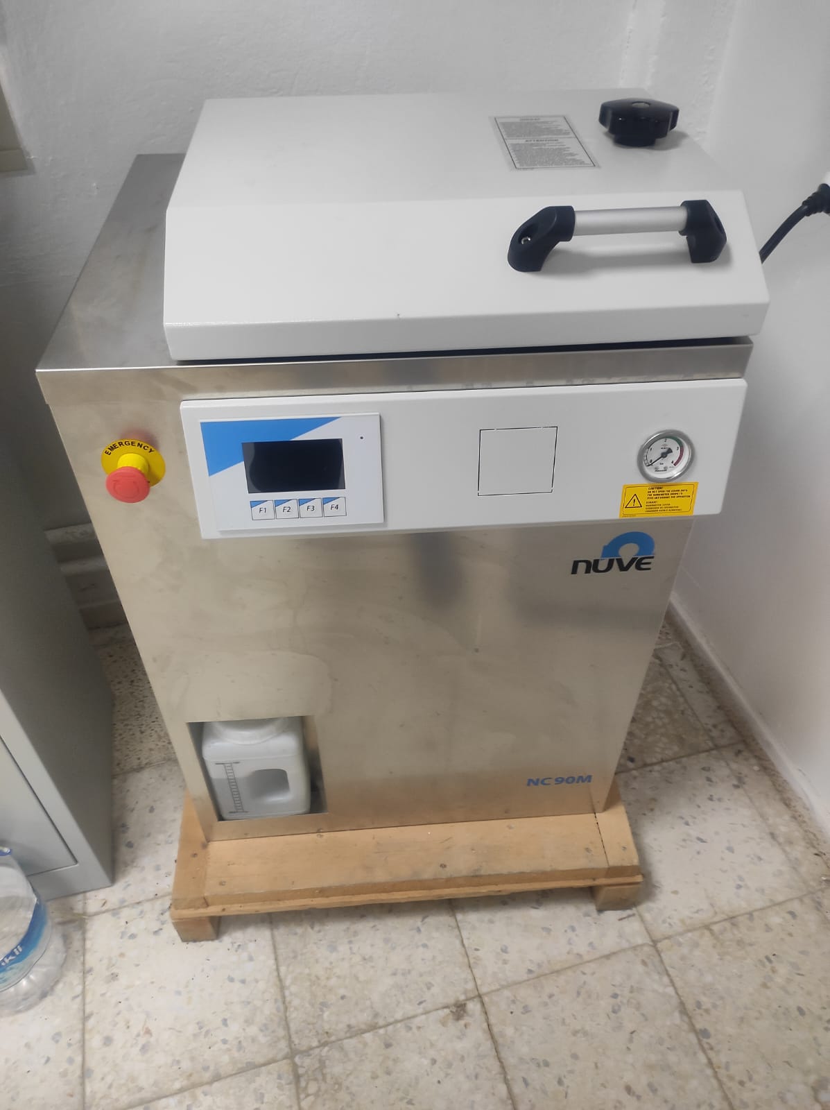 Dik Tip Laboratuvar Buharlı Sterilizatör